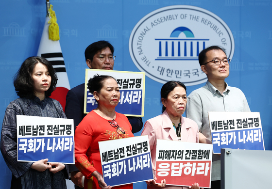 시민단체 "베트남 방문하는 李, 한국군 민간인 학살 인정·사과해야"