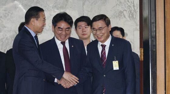 인사청문회 출석하는 이종석 후보자