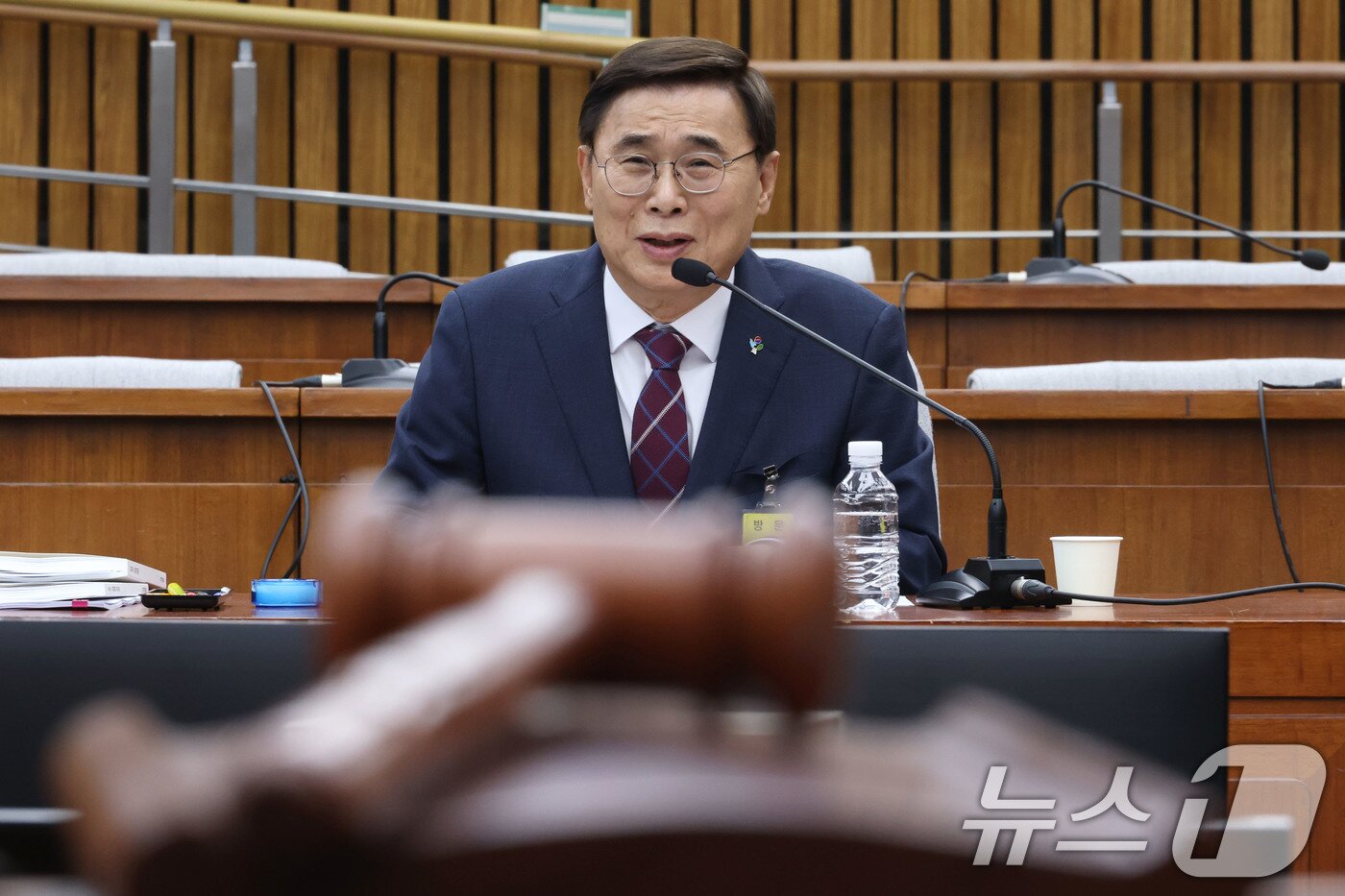 본문 이미지 - 이종석 국가정보원장 후보자가 19일 오전 서울 여의도 국회에서 열린 인사청문회에 출석해 의원 질의에 답하고 있다. 2025.6.19/뉴스1 ⓒ News1 이광호 기자