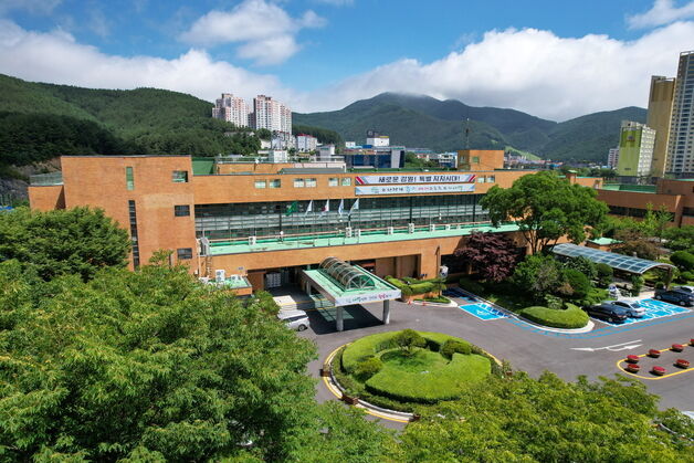 태백 절곤천에 산메기 치어 1만여 마리 23일 방류