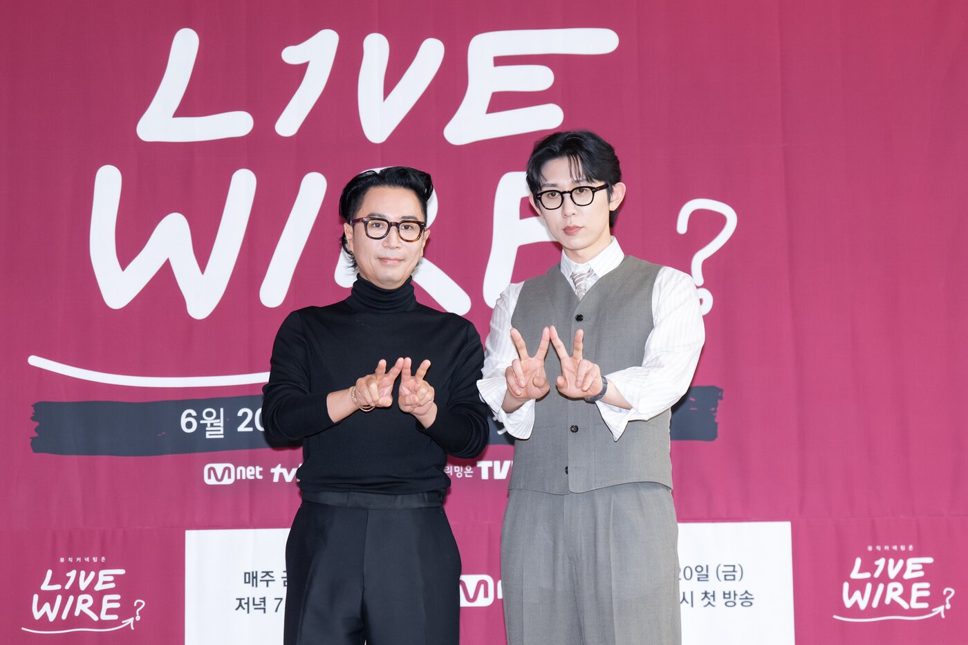 본문 이미지 - 정재형(왼쪽), 코드 쿤스트/엠넷 제공