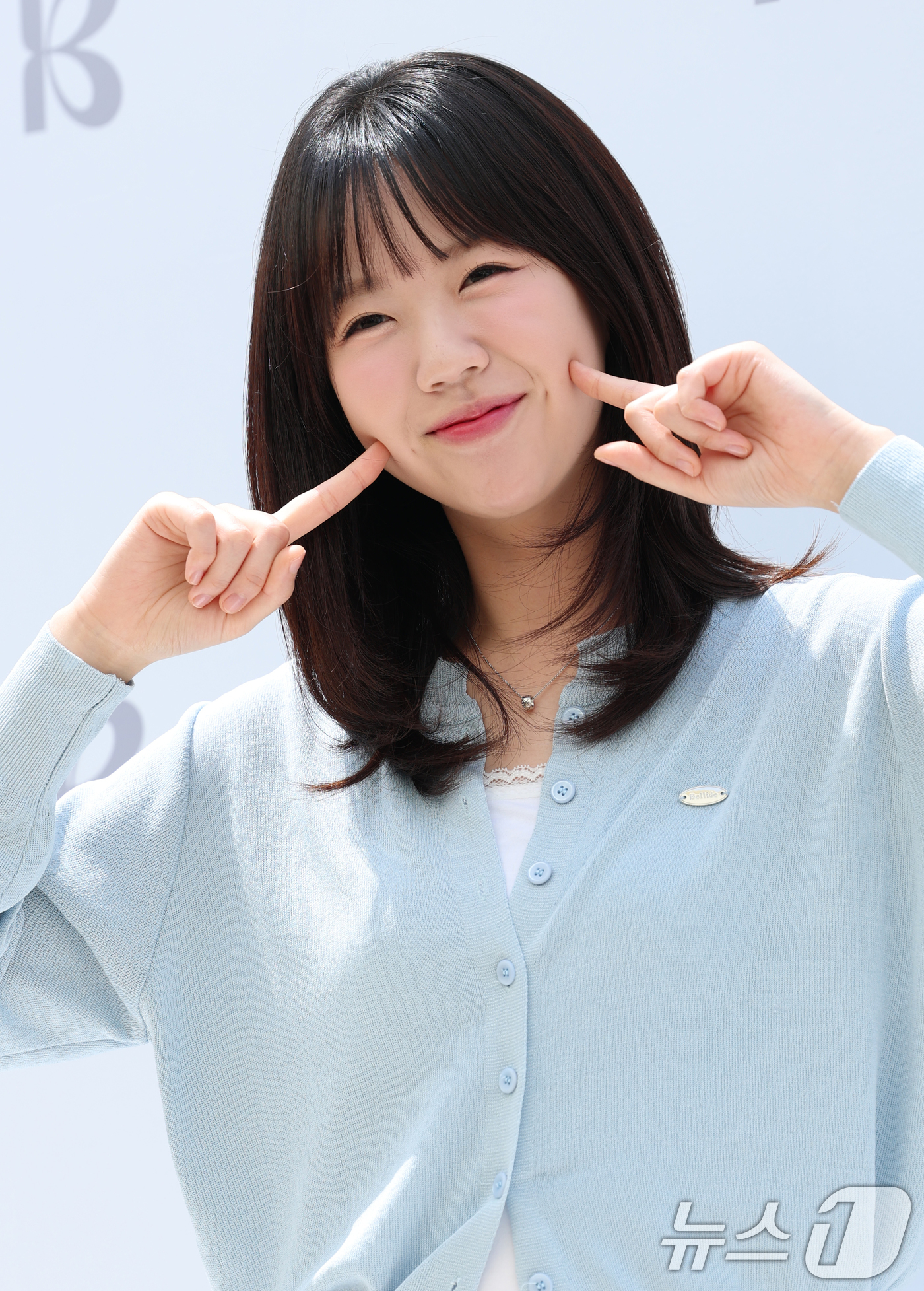 (서울=뉴스1) 권현진 기자 = 배우 지예은이 19일 오전 서울 성동구 성수동의 한 매장에서 진행된 여성복 브랜드의 플래그십 스토어 오픈기념 행사에 참석해 포즈를 취하고 있다. 2 …