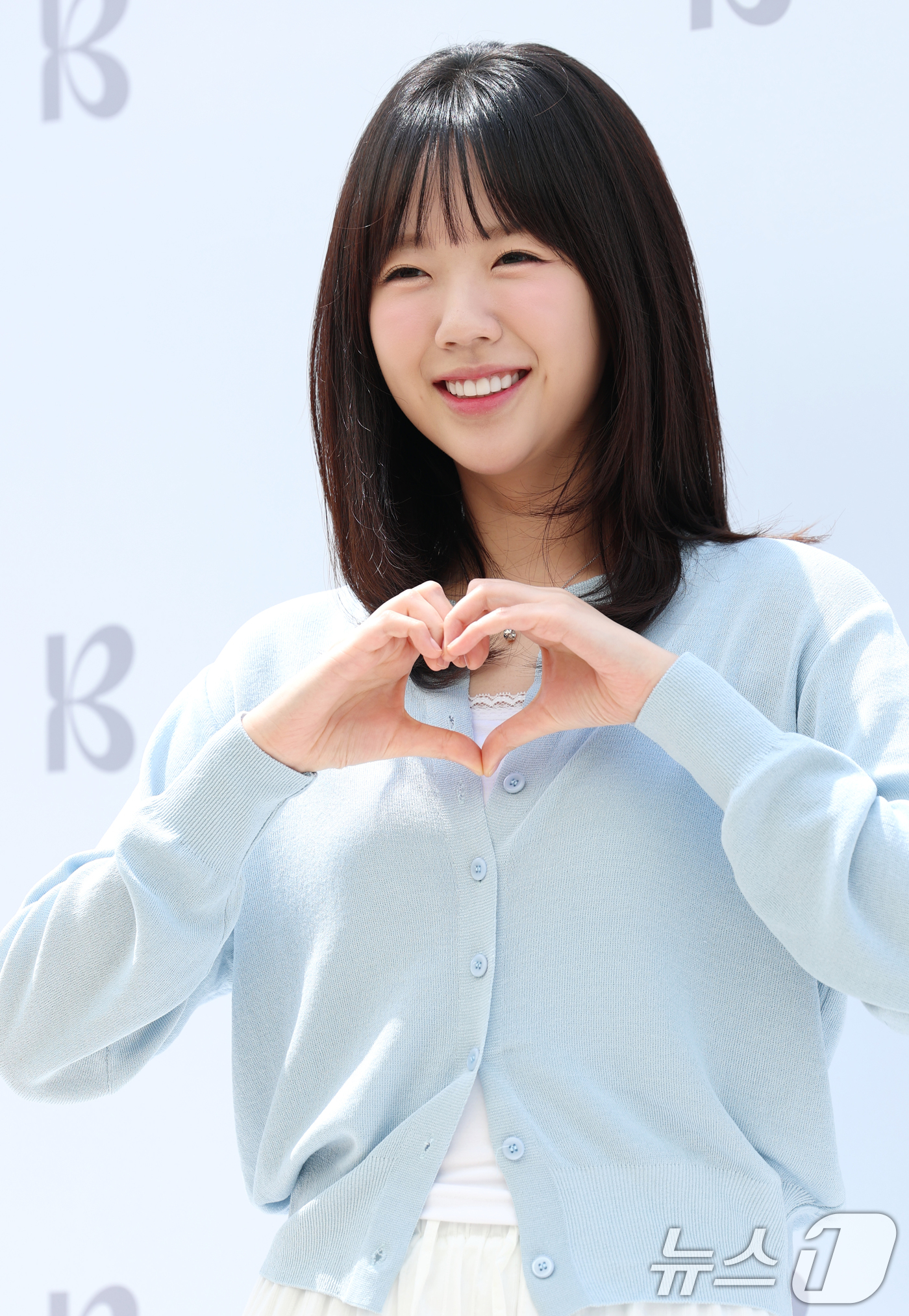 (서울=뉴스1) 권현진 기자 = 배우 지예은이 19일 오전 서울 성동구 성수동의 한 매장에서 진행된 여성복 브랜드의 플래그십 스토어 오픈기념 행사에 참석해 포즈를 취하고 있다. 2 …