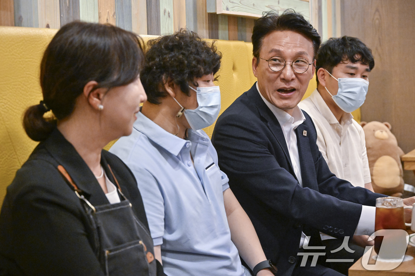 (서울=뉴스1) 오대일 기자 = 김민석 국무총리 후보자가 19일 서울 영등포구 꿈더하기 사회적협동조합에서 열린 발달장애인 일자리 현장 간담회에서 발언하고 있다. (공동취재) 202 …