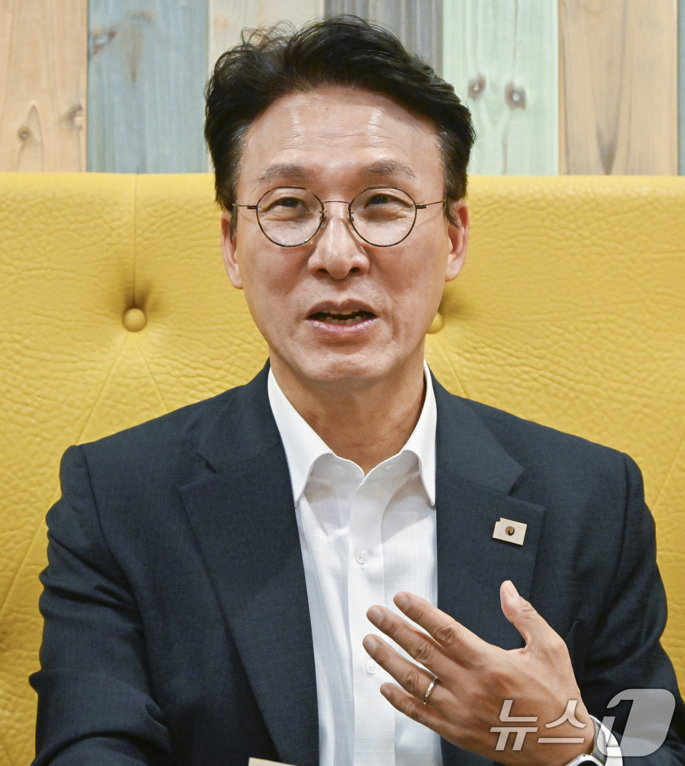 (서울=뉴스1) 오대일 기자 = 김민석 국무총리 후보자가 19일 서울 영등포구 꿈더하기 사회적협동조합에서 열린 발달장애인 일자리 현장 간담회에서 발언하고 있다. (공동취재) 202 …