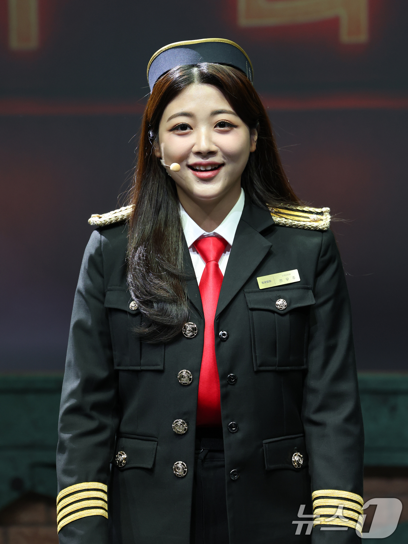 (서울=뉴스1) 권현진 기자 = 뮤지컬 배우 천우주가 19일 오후 서울 종로구 CGV피카디리1958에서 열린 뮤직쇼 '트롯열차-피카디리역'의 프레스콜에서 포즈를 취하고 있다.'트롯 …