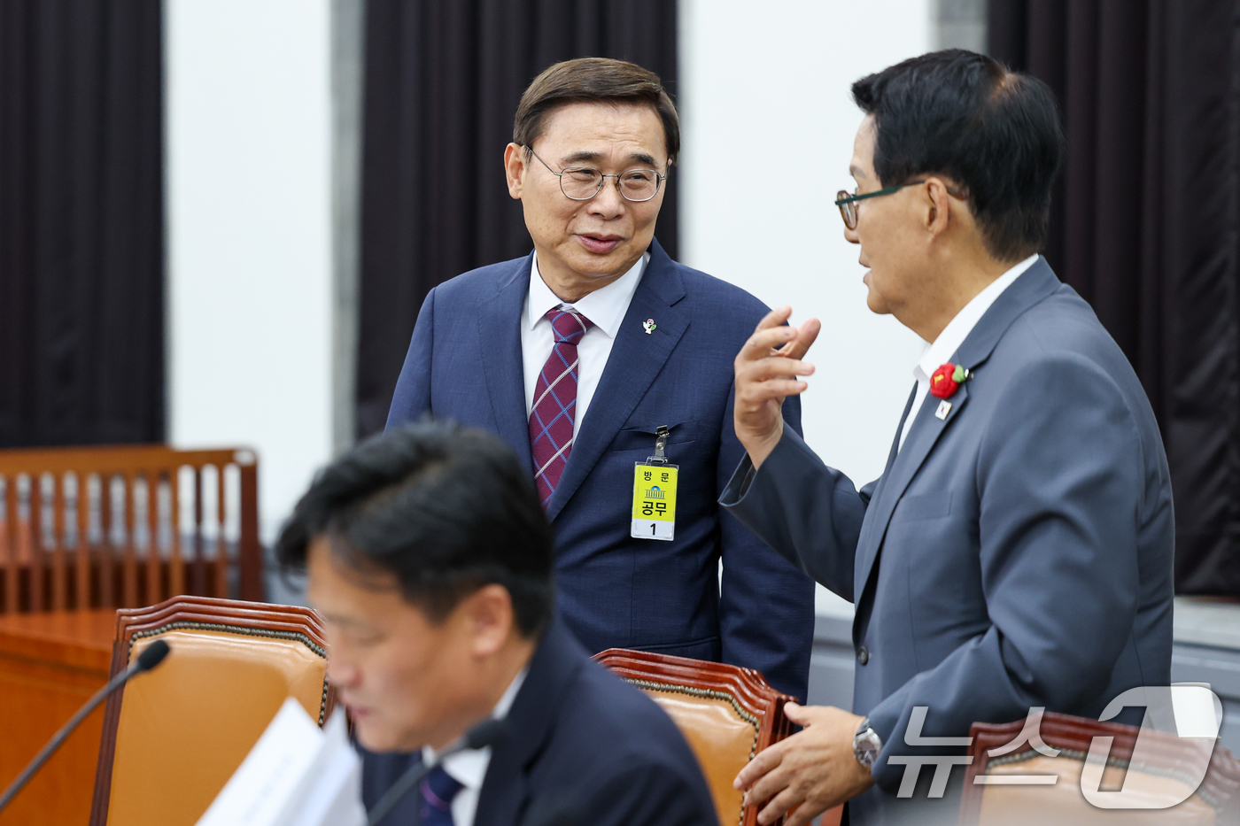 (서울=뉴스1) 안은나 기자 = 이종석 국가정보원장 후보자가 19일 오후 서울 여의도 국회 정보위원회 회의실에서 대북·안보 관련 질의를 위해 비공개로 속개된 인사청문회에 출석해 전 …