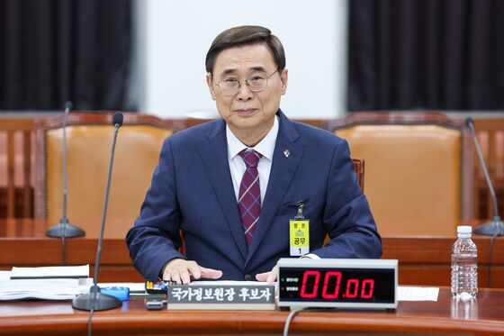 "韓 이 풀 저 풀 다 뜯어먹고 살아야"…국정원장 후보자 인청 종료(종합)