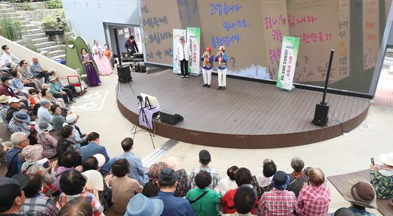 대구 김광석길에서 '중구 한바퀴'