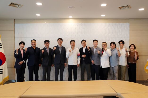 진천선수촌, 협력병원 두 곳에 감사패 전달