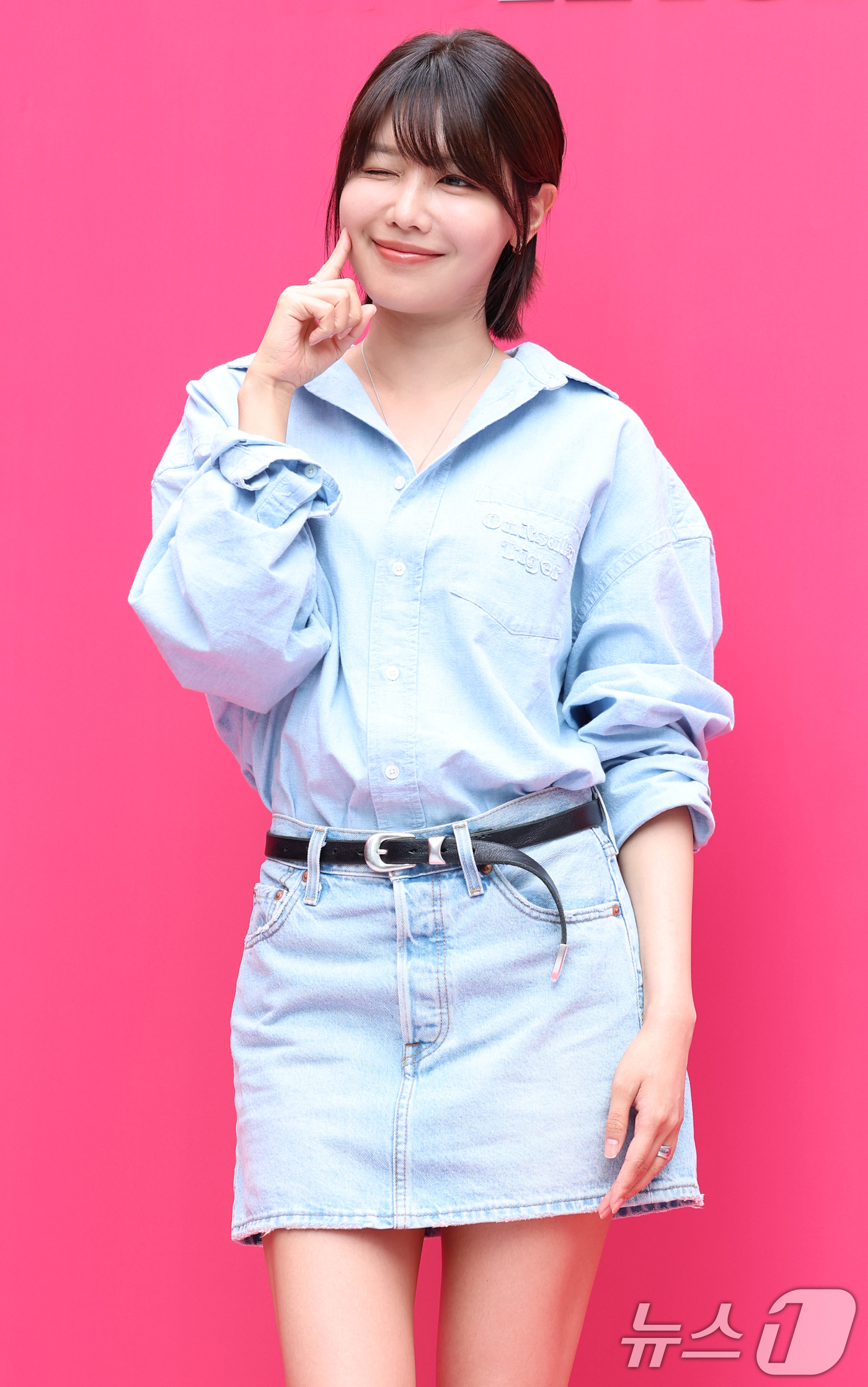 (서울=뉴스1) 권현진 기자 = 배우 최수영이 19일 오후 서울 강남구 신사동의 한 매장에서 열린 프리미엄 패션 브랜드 가로수길 플래그십 오픈 기념 포토 행사에 참석해 포즈를 취하 …