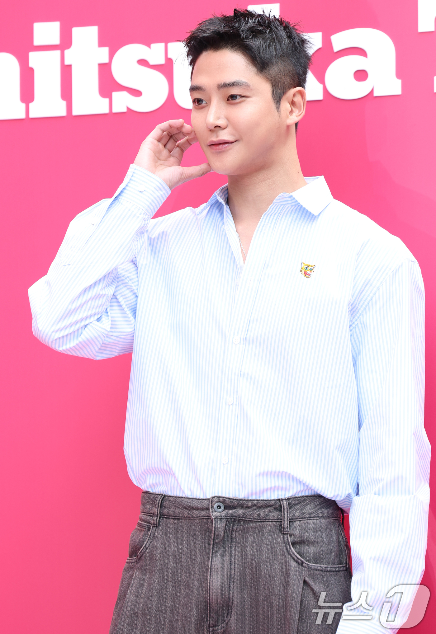 (서울=뉴스1) 권현진 기자 = 배우 로운이 19일 오후 서울 강남구 신사동의 한 매장에서 열린 프리미엄 패션 브랜드 가로수길 플래그십 오픈 기념 포토 행사에 참석해 포즈를 취하고 …