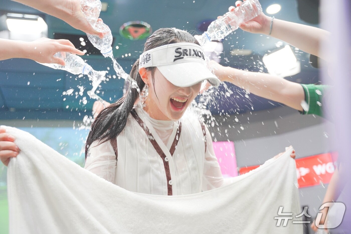 본문 이미지 - '2025 롯데렌터카 WGTOUR' 4차 대회 정상에 오른 양효리 (골프존그룹 제공)