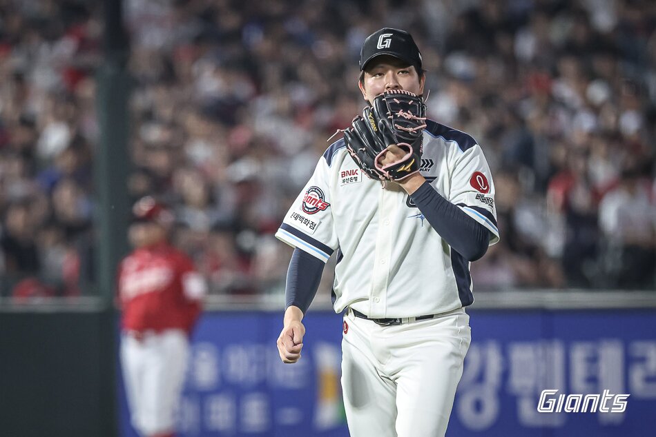 본문 이미지 - 롯데 자이언츠는 삼성 라이온즈, KT 위즈, SSG 랜더스에 쫓기고 있다. (롯데 자이언츠 제공)