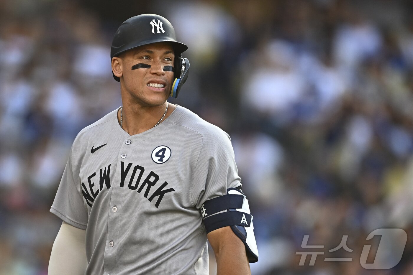 본문 이미지 - 뉴욕 양키스 애런 저지가 2일&#40;한국시간&#41; 열린 2025 메이저리그 LA 다저스전에서 4타수 무안타 1볼넷 1득점 2삼진을 기록했다. ⓒ 로이터=뉴스1