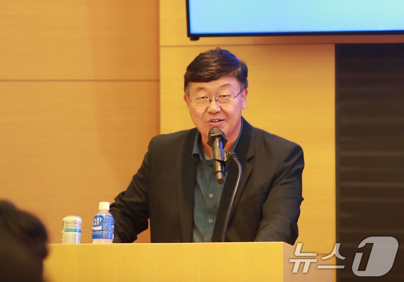 (서울=뉴스1) = 동아오츠카는 지난 5월 30일 서울 동대문구 본사 7층 대강당에서 고용노동부, 안전보건공단과 함께 '2025 민관 합동 온열질환 예방 캠페인 발대식'을 진행했다 …