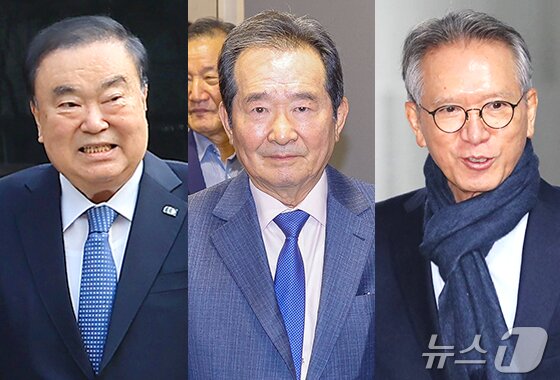본문 이미지 - 왼쪽부터 문희상 전 국회의장, 정세균 전 국회의장, 김형오 전 국회의장. ⓒ News1 김초희 디자이너