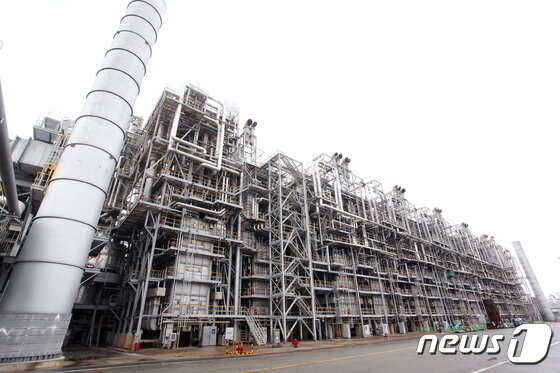 본문 이미지 -  LG화학 여수 NCC 공장 전경(LG화학 제공)    