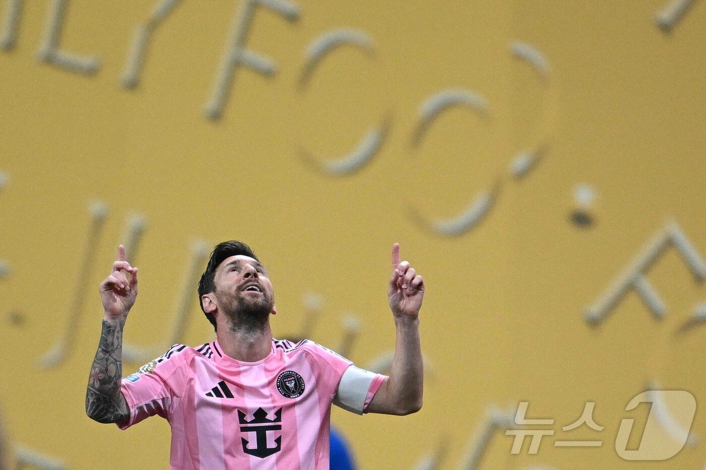 본문 이미지 - 인터 마이애미의 리오넬 메시가 전 소속팀 PSG를 상대한다. ⓒ AFP=뉴스1