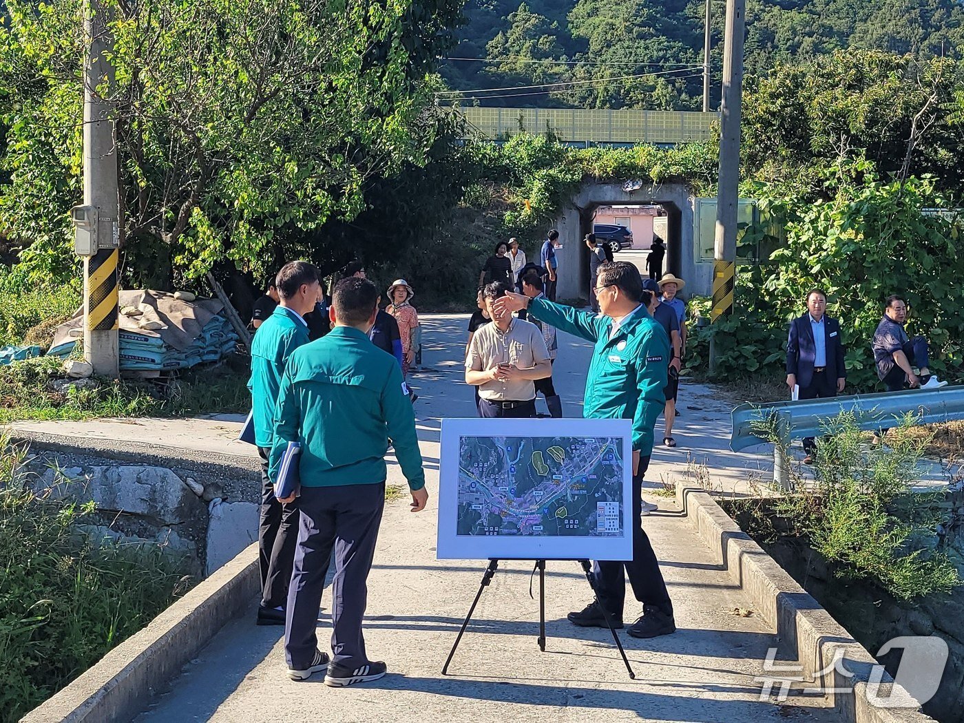 본문 이미지 - 함양군의 가촌지구 재해예방사업 현장설명회(함양군 제공. 재판매 및 DB금지).