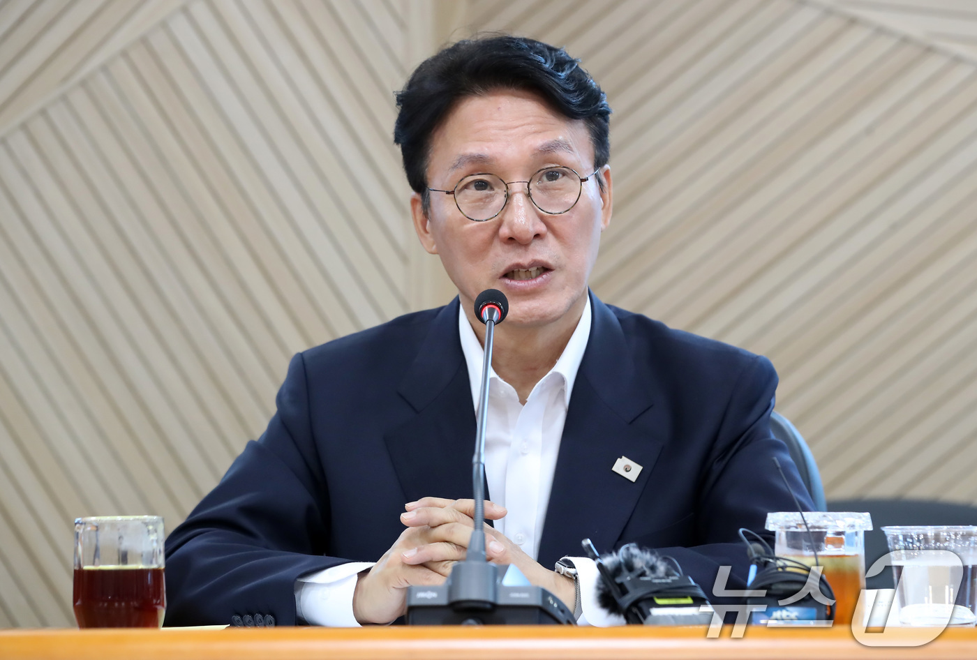 (대구=뉴스1) 공정식 기자 = 김민석 국무총리 후보자가 20일 오전 대구 수성구 알파시티 내 대구디지털혁신진흥원에서 열린 '인공지능 전환(AX) 연구거점 조성을 위한 경청 간담회 …