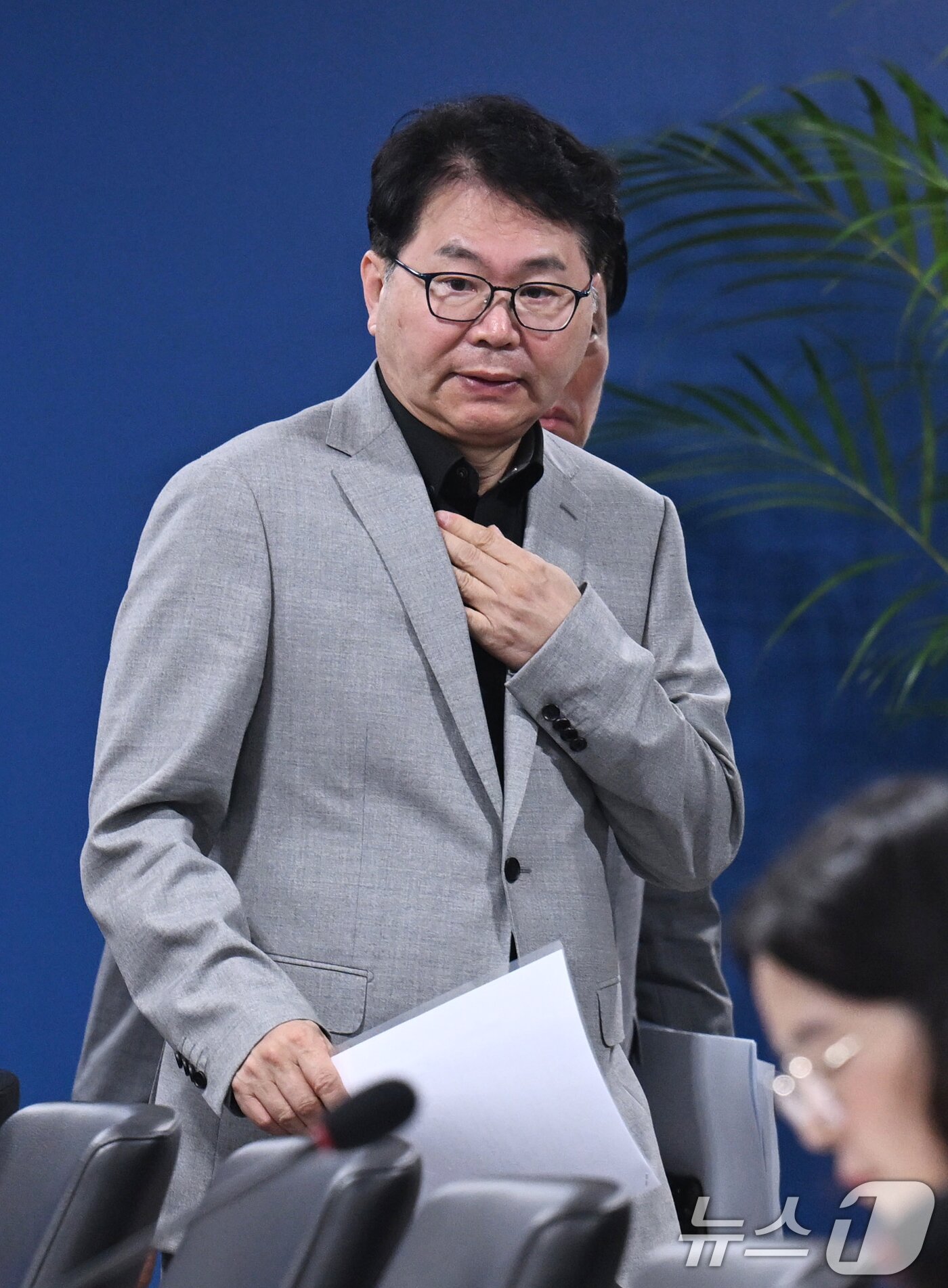 본문 이미지 - 이한주 국정기획위원장이 20일 오전 서울 종로구 정부서울청사 창성동 별관에서 열린 검찰청 업무보고에 참석하고 있다. &#40;공동취재&#41; 2025.6.20/뉴스1 ⓒ News1 황기선 기자