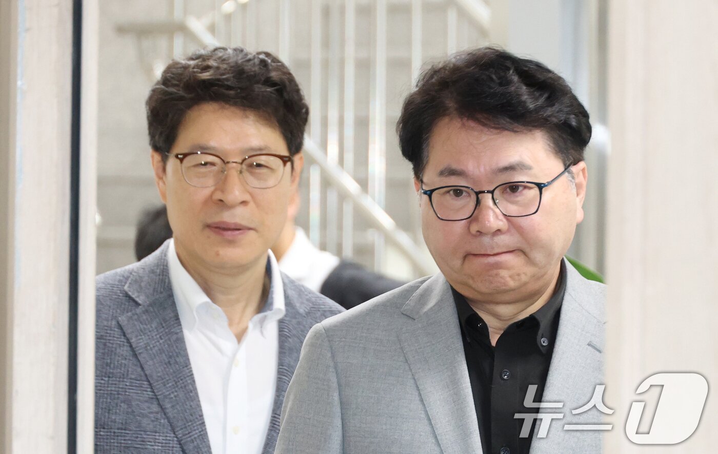 본문 이미지 - 이한주 국정기획위원장이 20일 오전 서울 종로구 정부서울청사 창성동 별관에서 열린 검찰청 업무보고에 참석하고 있다. &#40;공동취재&#41; 2025.6.20/뉴스1 ⓒ News1 황기선 기자