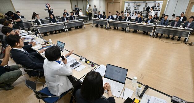 국힘 "코드 안 맞는 부처 배제… 李정부 갑질·적폐몰이 시작"