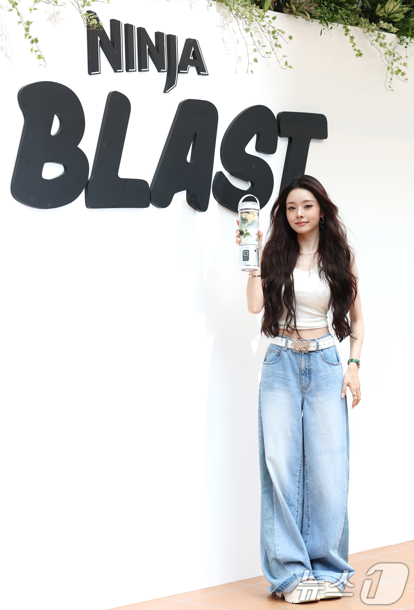 (서울=뉴스1) 권현진 기자 = 방송인 프리지아가 20일 오후 서울 강남구 꼴라보하우스 도산에서 열린 프리미엄 가전 브랜드 샤크닌자의 팝업 포토세션에 참석해 포즈를 취하고 있다. …