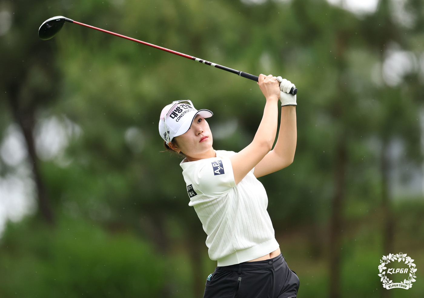 (서울=뉴스1) = 김민선이 20일 경기 안산 대부도에 위치한 더헤븐CC에서 열린 '더헤븐 마스터즈' 1라운드 1번 홀에서 티샷을 하고 있다. (KLPGA 제공. 재판매 및 DB …