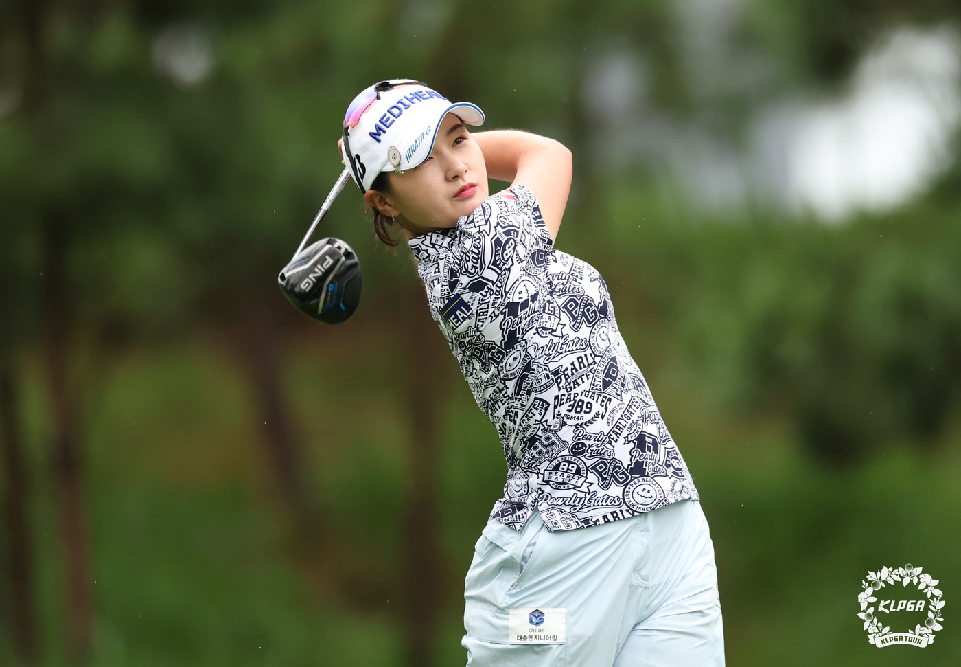 (서울=뉴스1) = 박현경이 20일 경기 안산 대부도에 위치한 더헤븐CC에서 열린 '더헤븐 마스터즈' 1라운드 1번 홀에서 티샷을 하고 있다. (KLPGA 제공. 재판매 및 DB …
