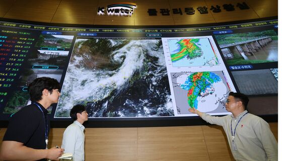 '남부지방 물폭탄' 무너지고 잠기고 피해 잇따라…109세대 '일시대피'