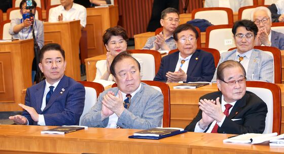 손뼉치는 김병기·정대철·이종찬
