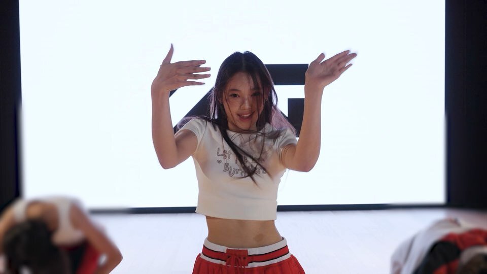 본문 이미지 - 이벨리 댄스 퍼포먼스 영상 / 사진제공=YG엔터테인먼트