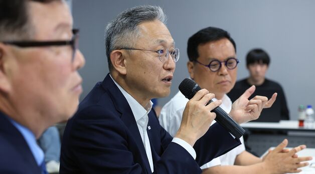 견해 밝히는 김종갑 대표
