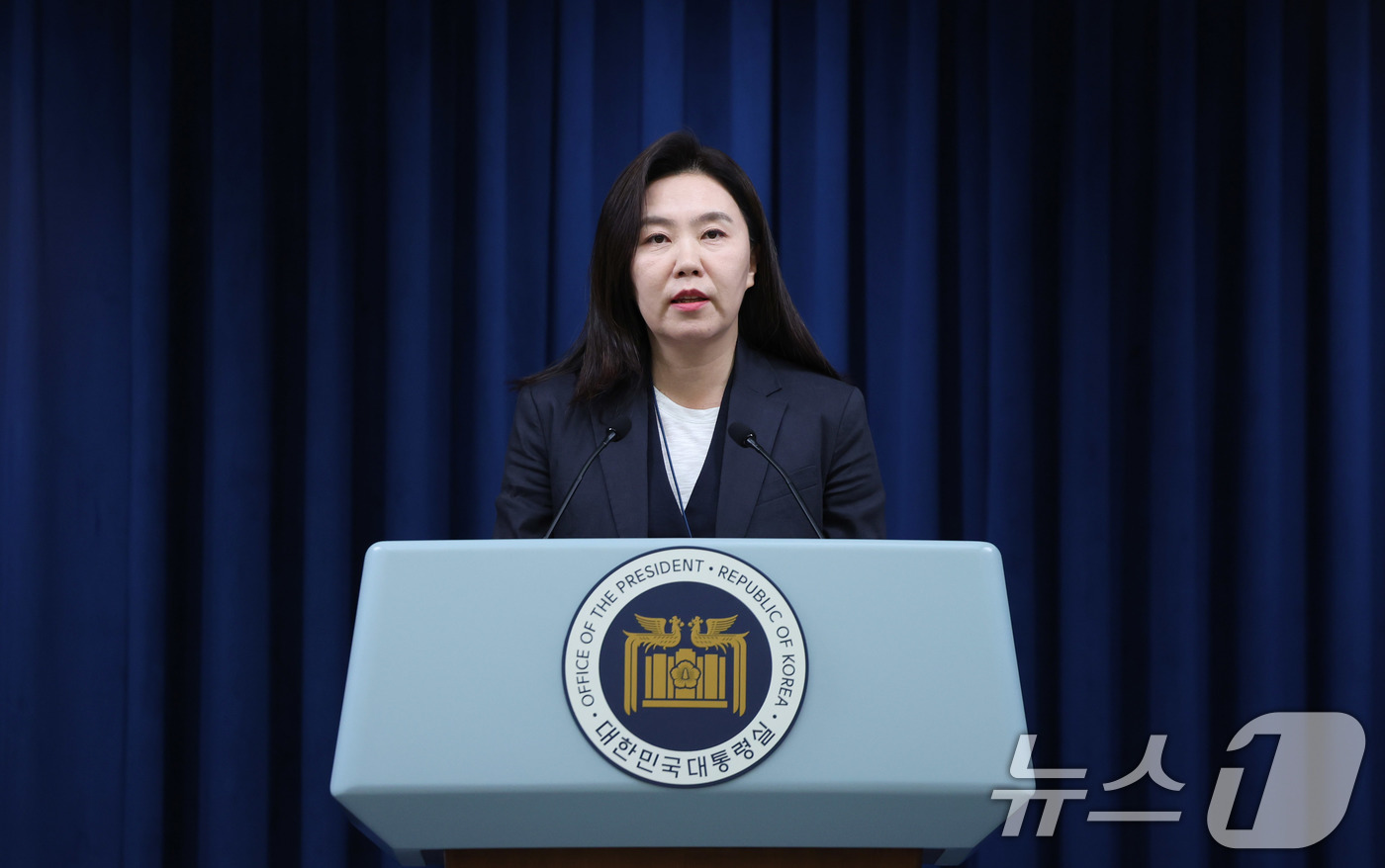 (서울=뉴스1) 박지혜 기자 = 강유정 대변인이 20일 서울 용산구 대통령실 청사에서 현안 관련 브리핑을 하고 있다.  2025.6.20/뉴스1