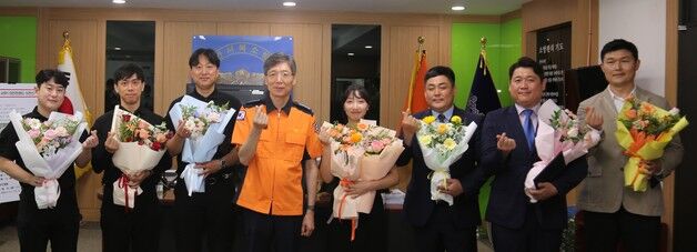출근길 쓰러진 남성 살린 7명의 영웅…천안서북소방서 표창장 수여