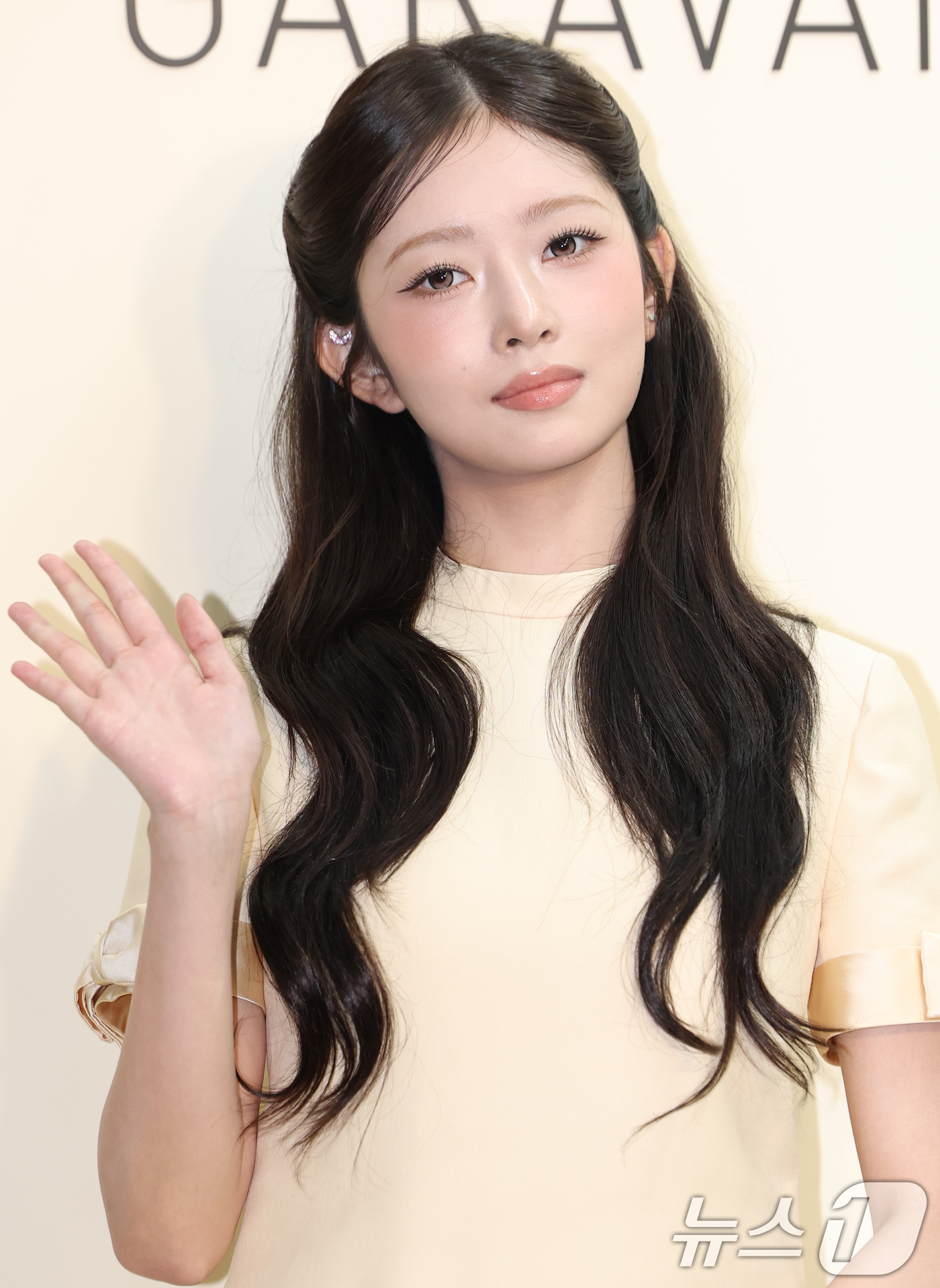 (서울=뉴스1) 권현진 기자 = 아이브 레이가 20일 오후 서울 성동구 성수동의 한 매장에서 열린 이탈리안 브랜드 메종 발렌티노 2025 가을 컬렉션 팝업 스토어 오픈기념 행사에 …