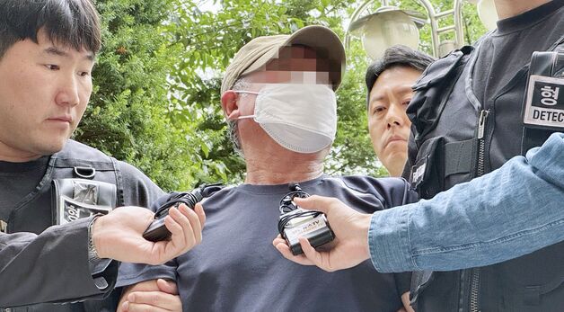 영장심사 출석하는 '아내 살해 혐의' 60대 남성