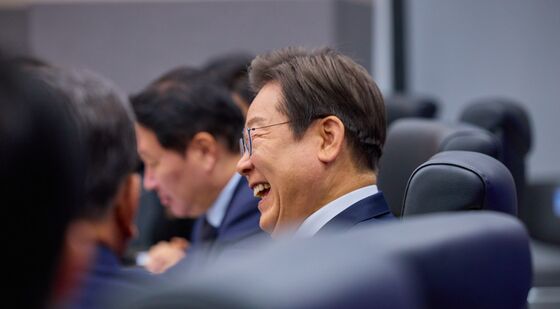 웃음 짓는 이재명 대통령