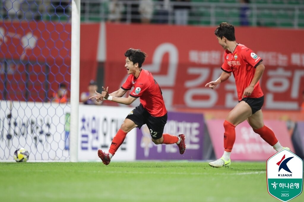본문 이미지 - 강원fc가 대구fc를 3-0으로 눌렀다.&#40;한국프로축구연맹 제공&#41; 