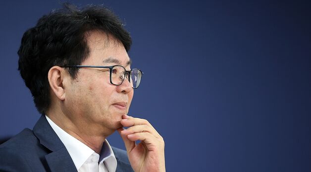 이한주 국정기획위원장 '고심'