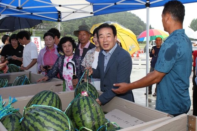 진천군, 농다리 광장서 '생거진천 수박 축제' 열어