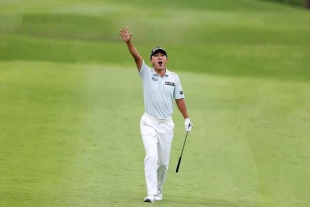 옥태훈, KPGA 선수권 정상…131번째 도전 끝 첫 우승 감격