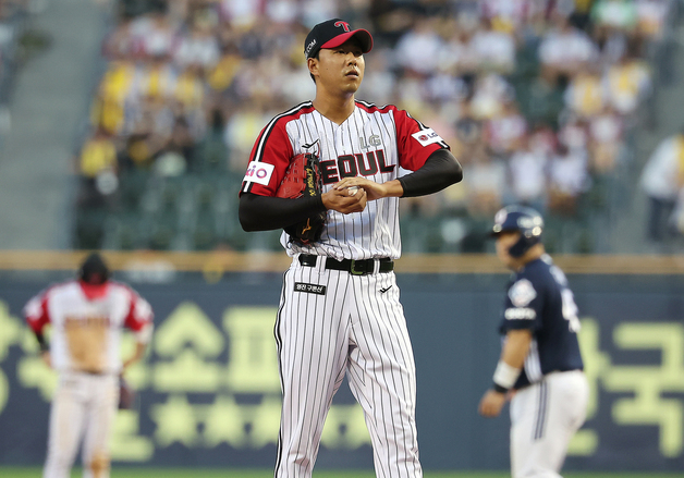 '개막 코앞인데' LG 트윈스, 볼이 많아도 너무 많아
