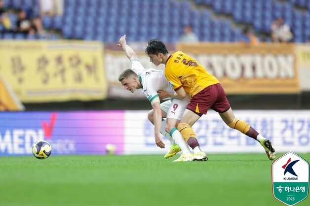 갈 길 바쁜 광주와 대전, 맞대결서 2-2 무승부