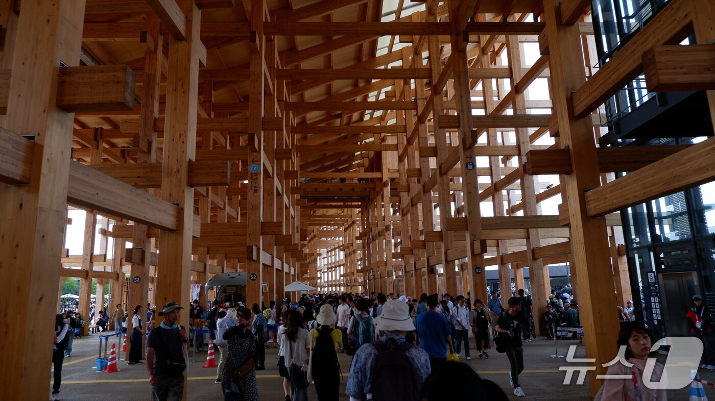 본문 이미지 - 그늘막이 되어주는 그랜드 링ⓒ News1 윤슬빈 기자