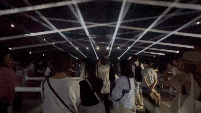 본문 이미지 - AI를 통해 관람객의 답변을 음악과 조명 쇼로 구현한 1관ⓒ News1 윤슬빈 기자