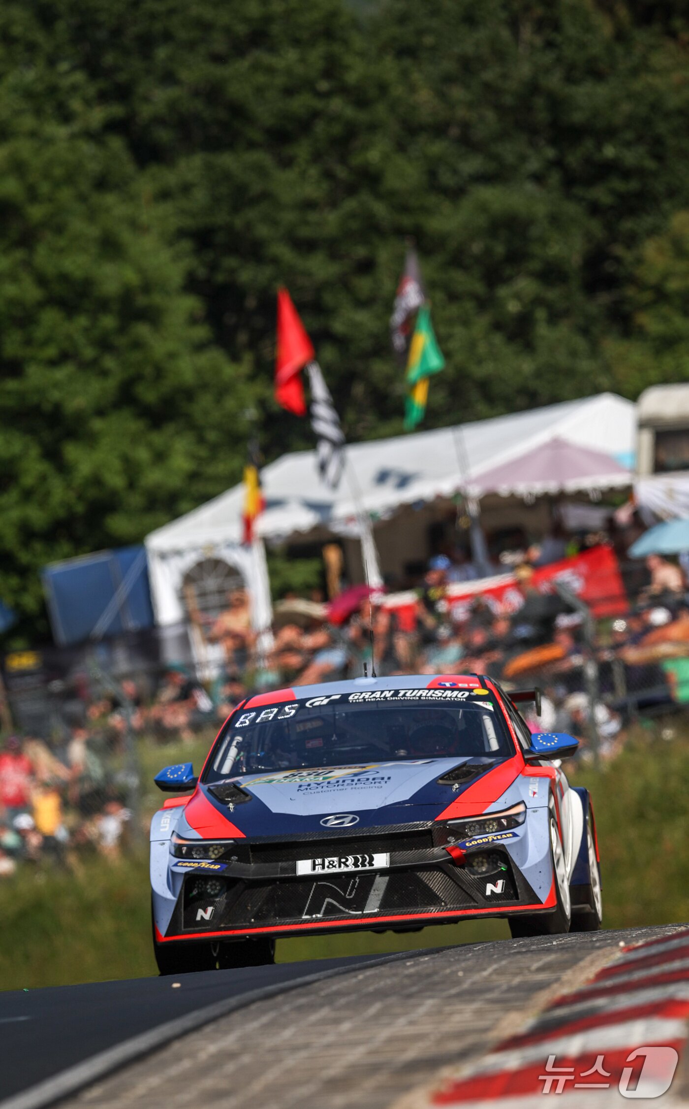 The photo shows a vehicle from Hyundai Motor&#39;s high-performance brand, Hyundai N, which has participated in this race for ten consecutive years. / Photo courtesy of ADAC