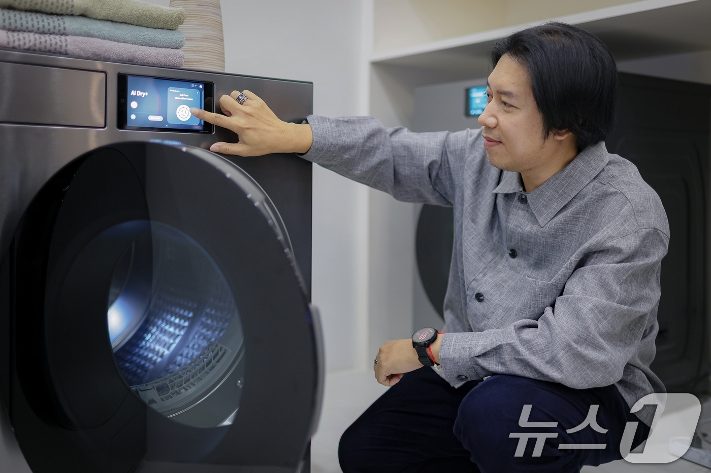(서울=뉴스1) = 삼성전자가 지난 20일 태국 방콕에서 '2025년 동남아 테크 세미나'를 열고, 동남아시아 시장에 비스포크 AI 가전 기술을 소개했다고 23일 밝혔다.참석자가 …